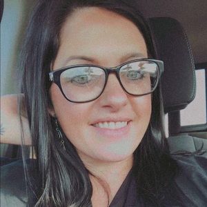 Meet your Posher, Loretta